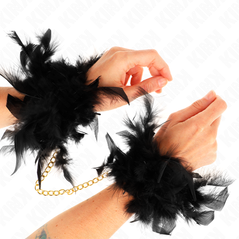 img_189152_70081e46386b8548ad598d37a861cae5_1.png KINK - FEDERHANDMANSCHETTEN MIT GOLDKETTE MODELL 1