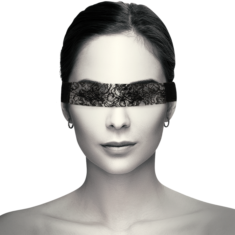 img_94589_8dbb6fd24e0d81cc41a493a8be533cac_1.png COQUETTE CHIC DESIRE - SCHWARZE SPITZENMASKE MIT BAND